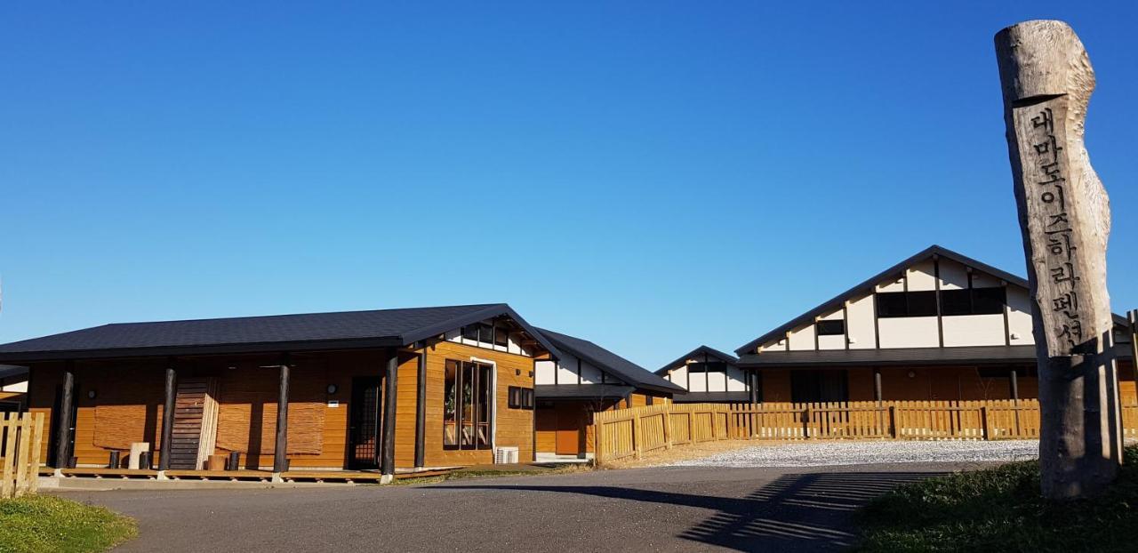 Tsushima Izuhara Pension Екстер'єр фото